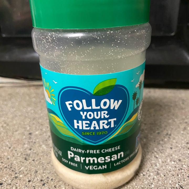 photo of Follow your Heart Dairy free parmesan Grated Cheese shared by @sammytatoes on  26 May 2022 - review
