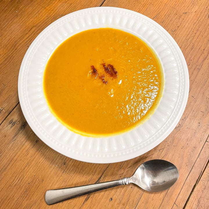 photo of Whole Foods Market Pumpkin Curry Soup shared by @alleycatz on  11 Dec 2021 - review