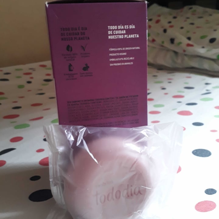 review photo of Natura sabonete Ameixa E Flor De Balnilha shared by @minaguiar on 07 Aug 2022 - review