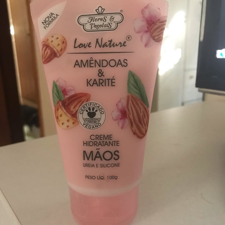 review photo of Flores & Vegetais Creme hidratante corporal shared by @gabdsb on 18 Feb 2022 - review