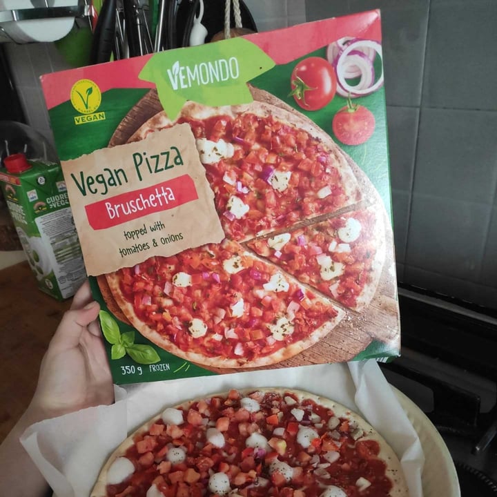photo of Vemondo Vegan Pizza Bruschetta shared by @frafarf on  05 May 2022 - review