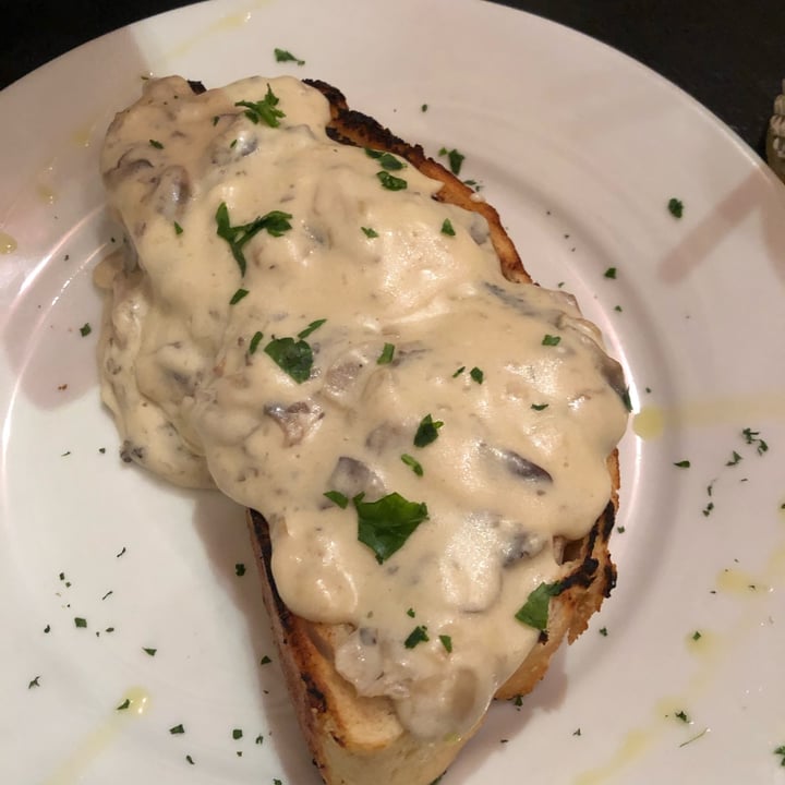 photo of Novapizza Vegetarian Kitchen Bruschetta 4 cheese and mushrooms shared by @rhiannondiamxnd on  01 Dec 2021 - review