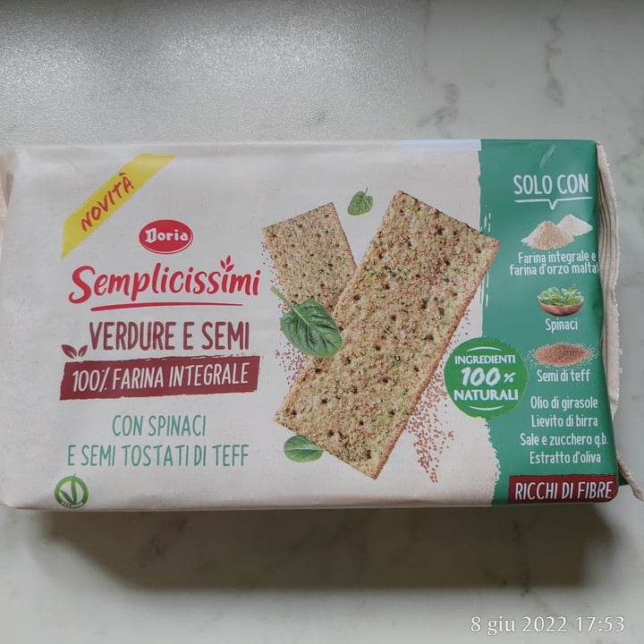 photo of I semplicissimi doria Crackers Spinaci E Semi Tostati Di Teff shared by @eriros72 on  20 Jun 2022 - review