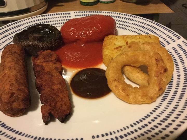 photo of Tesco Superstore Vegan builders brunch shared by @kymwhittet on  25 Mar 2019 - review