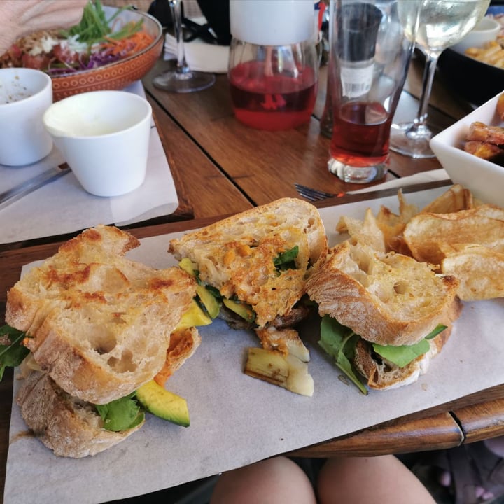 photo of Java Cafe/Bistro Stellenbosch Vegan Hummus & Artichoke Sandwich shared by @viiathevegan on  23 Jan 2020 - review