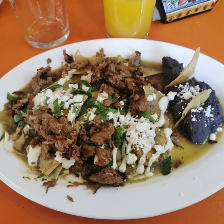 photo of Veggicano Comida & Tienda Chilaquiles verdes con carne deshebrada shared by @heyannie on  29 Jul 2021 - review
