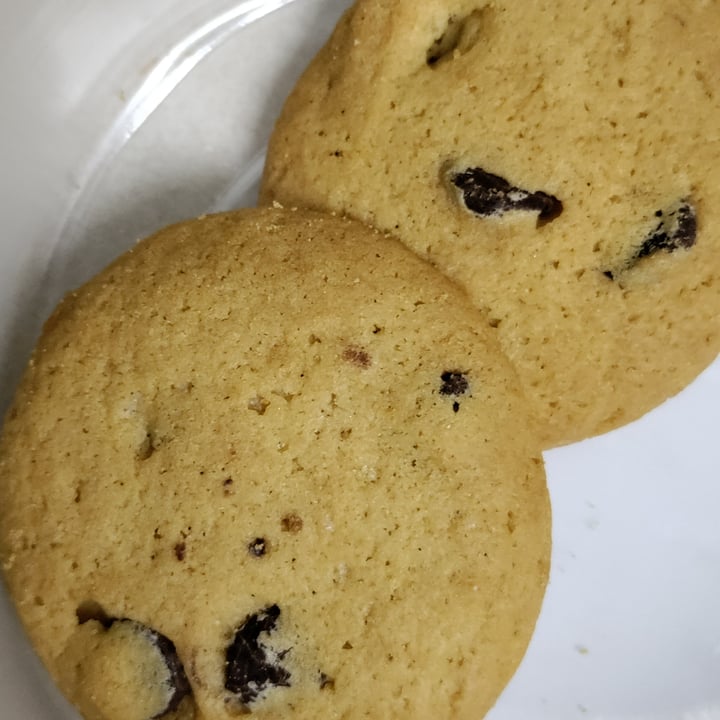 photo of Bulk Barn Plant Based Chocolate Chip Cookie shared by @mikebroadhead on  24 Nov 2021 - review