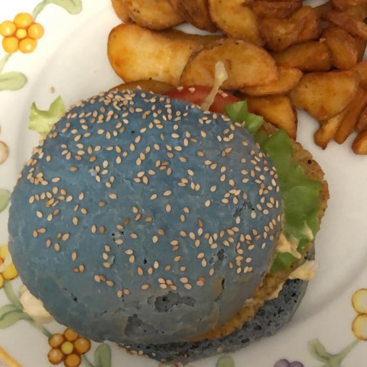 photo of Flower Burger Ocean burger shared by @federicalazzari on  16 Mar 2022 - review