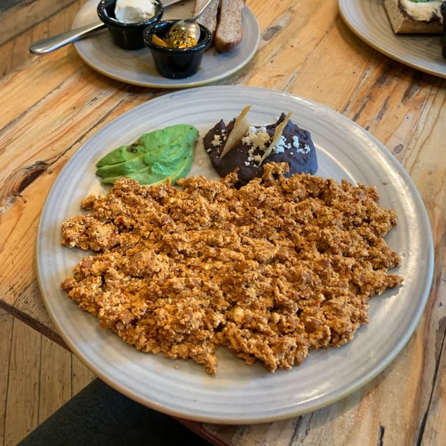 Foto do prato “Tofu con chorizo”