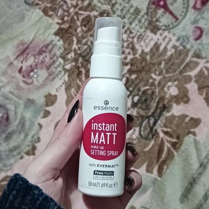 photo of Essence Cosmetics Instant Matt Make-up Setting Spray shared by @hellnymph2 on  12 Apr 2022 - review