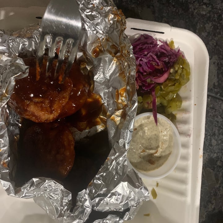 photo of Fat Vegan Alitas bbq shared by @cayo on  16 Apr 2021 - review