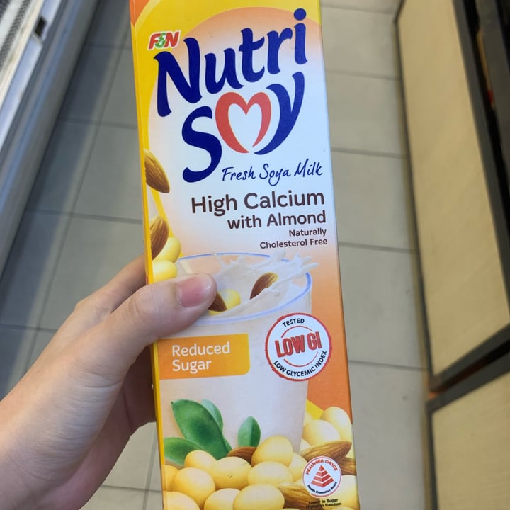 review photo of Nutrisoy High calcium with Almond Reduced Sugar shared by @emleezx on 28 Jul 2022 - review