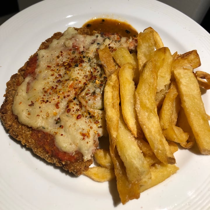 review photo of Venue Milanesa Napolitana De Seitán Con Papas Fritas shared by @minakovsky on 22 Feb 2021 - review