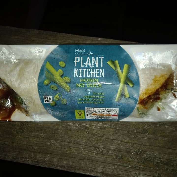 photo of Plant Kitchen (M&S) Hoisin No Duck Wrap shared by @trailrunningman on  04 Dec 2021 - review