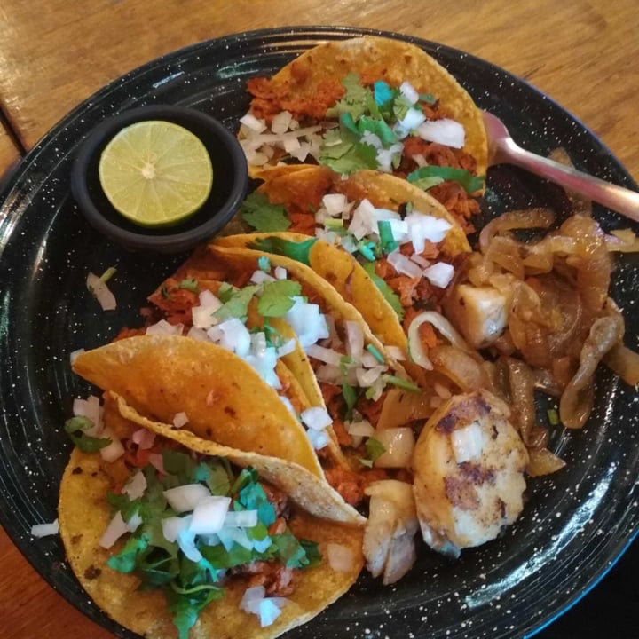 photo of Revolucion Verde Tacos al pastor shared by @karlavcm on  25 Feb 2020 - review
