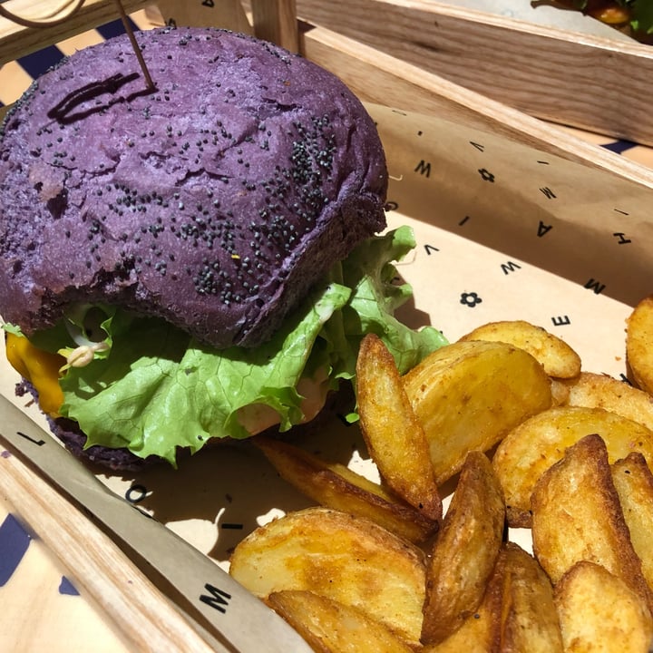photo of Flower Burger flower burger shared by @francescasaltori on  03 Nov 2022 - review