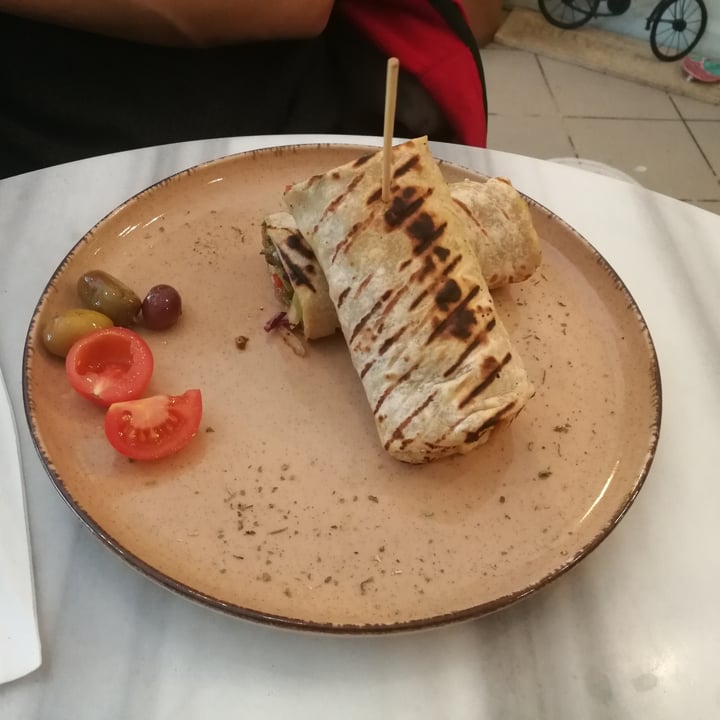 review photo of kafeNAsanat Vegan Café Vegan Wrap shared by @martantina on 02 Mar 2022 - review