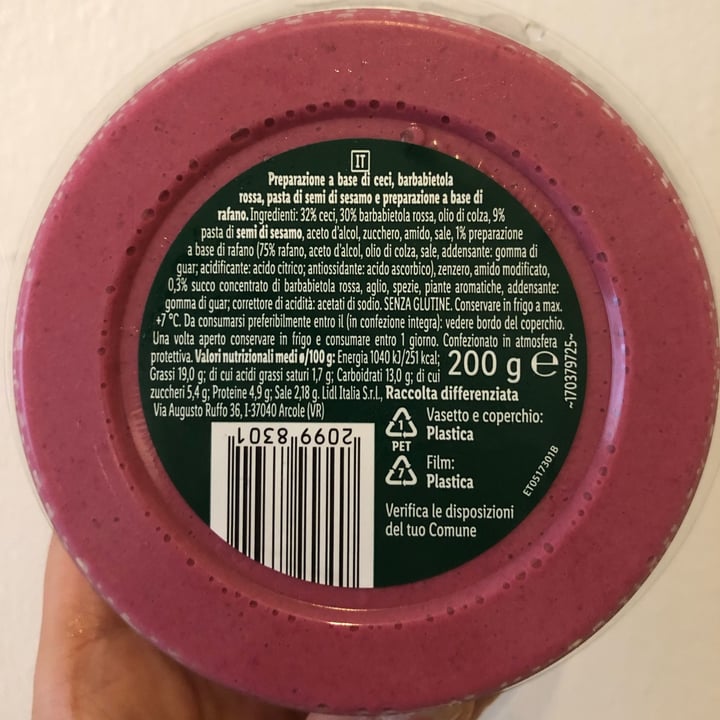 review photo of Vemondo hummus alla barbabietola shared by @emanilardi on 06 May 2022 - review