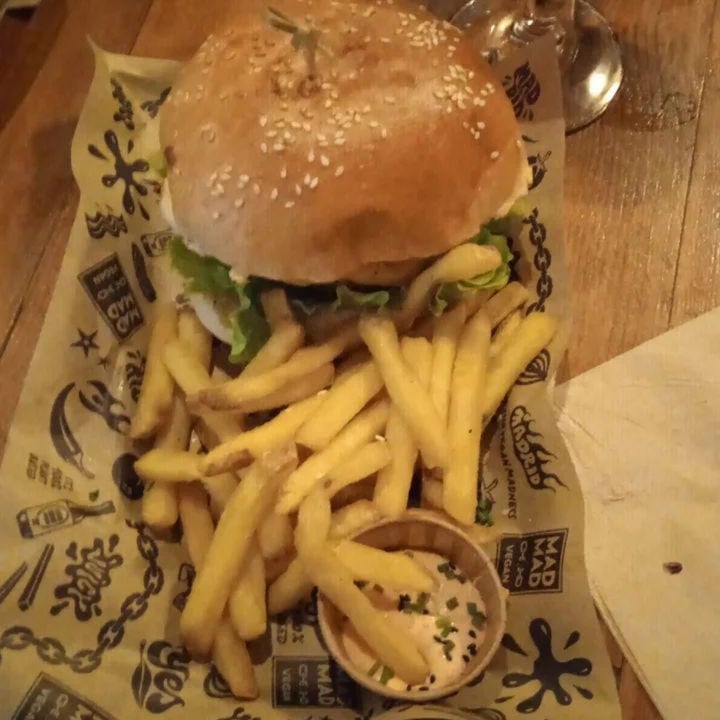 photo of Mad Mad Vegan Burger Rock'n Chick'n shared by @txema on  10 Apr 2022 - review