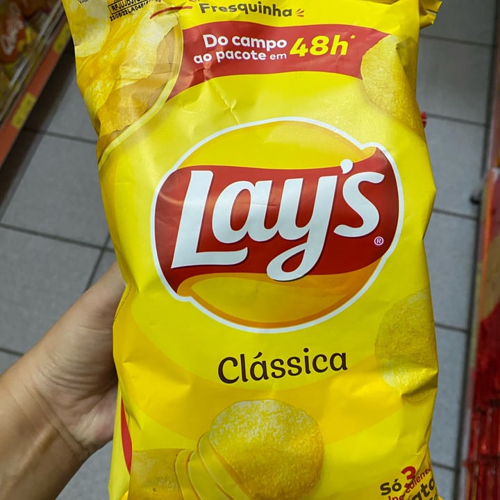review photo of Lay's Classic Potato Chips shared by @carladelima148 on 10 May 2022 - review