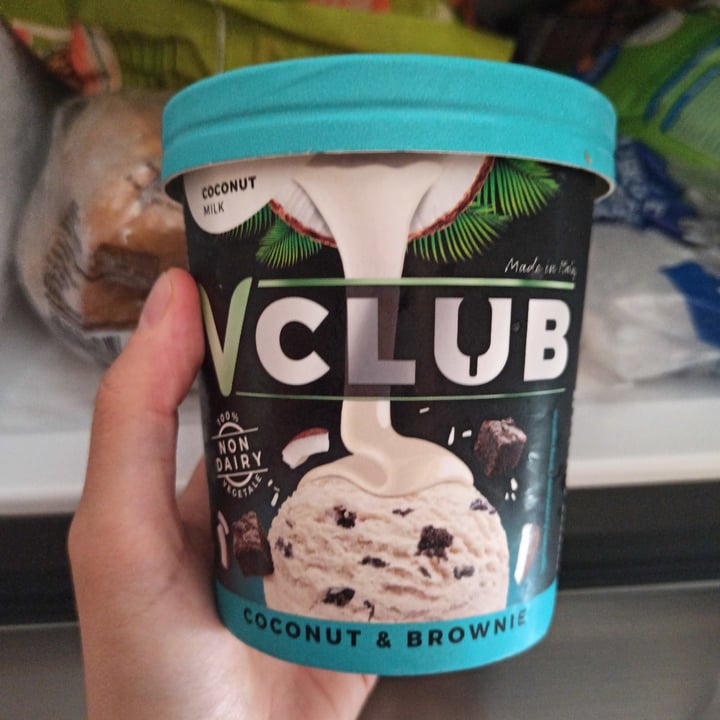 photo of VClub Coconut & Brownie shared by @lachicainsomne on  05 Jul 2021 - review