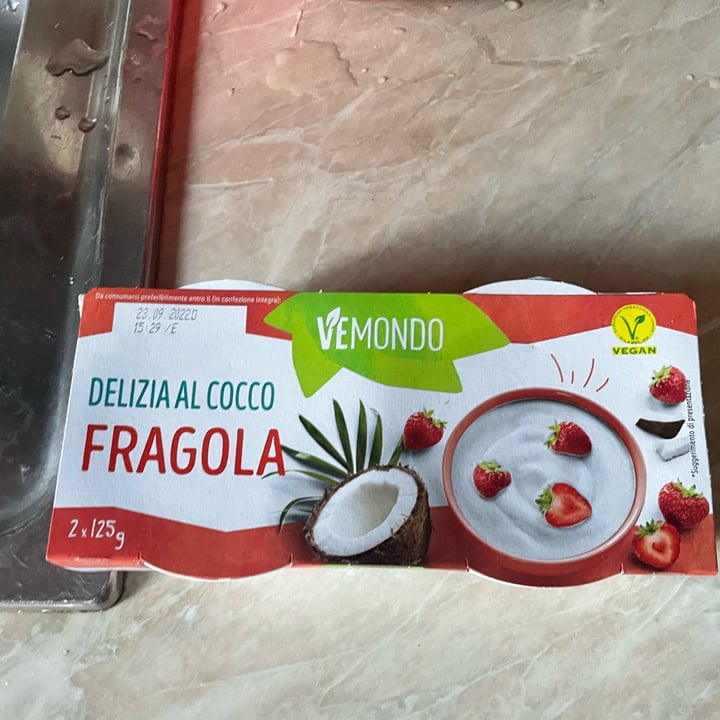 photo of Vemondo Yogurt cocco e fragola shared by @giusy68 on  16 Sep 2022 - review