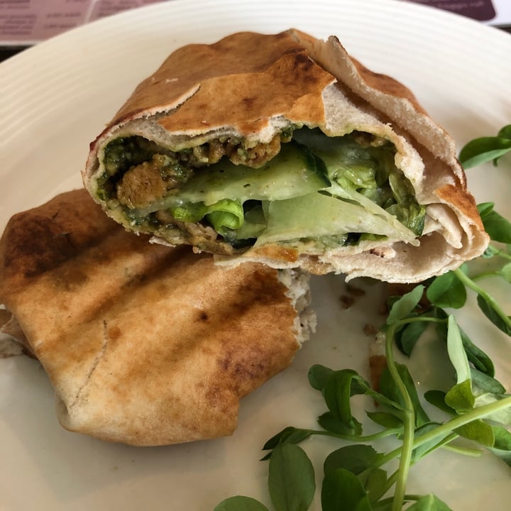 photo of Beetroot Sauvage Pesto Mayo Chick’n Flatbread Wrap shared by @alicemary on  16 Jun 2022 - review