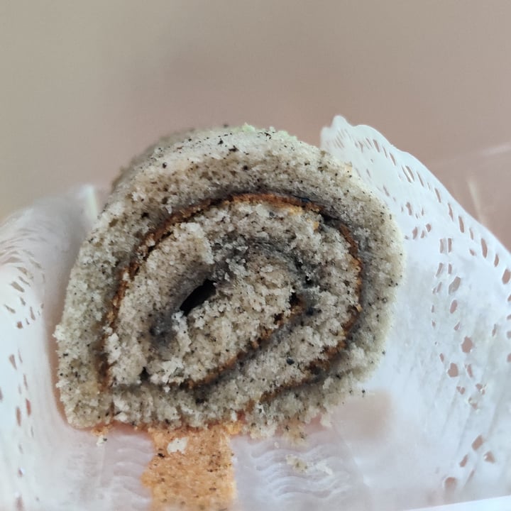 photo of M Bakery Black Sesame Swiss Roll shared by @fourdollars on  26 Dec 2020 - review