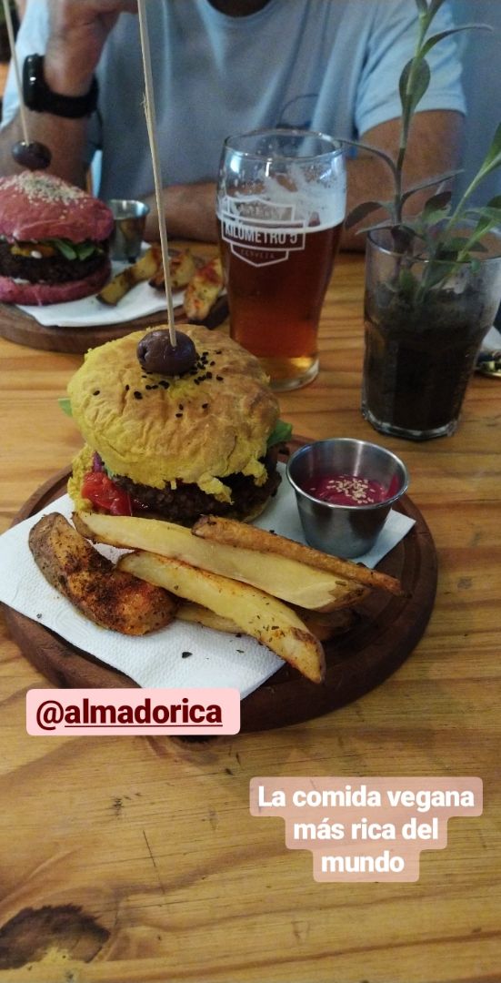 photo of Alma Dórica Nuestra Burger shared by @victoriamurray on  25 Feb 2020 - review