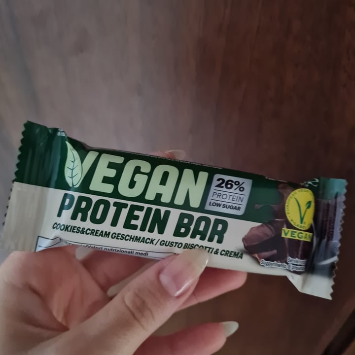 photo of Vega protein  bar Cookies&Cream Geschmack shared by @elire on  25 May 2022 - review