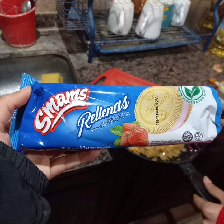 review photo of smams Galletitas De Vainilla & Relleno De Frutilla shared by @nicoleolivera on 28 Aug 2022 - review
