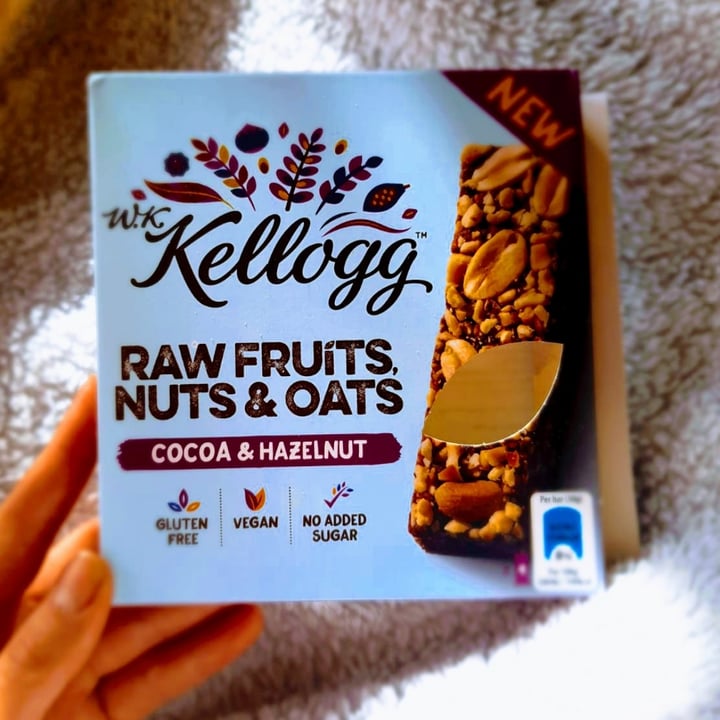 photo of Kellogg Raw Fruits Nuts & Oats Cocoa & Hazelnut shared by @solajem on  16 Feb 2021 - review