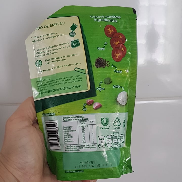 photo of Knorr salsa de tomate para pizza shared by @vforvegan on  10 Apr 2022 - review