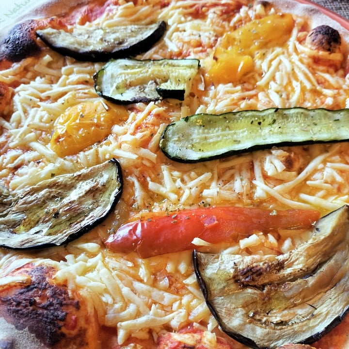 photo of Pizzeria Controvento Pizza Trifoglio shared by @laravale on  10 Mar 2022 - review