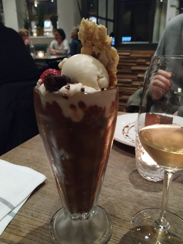 photo of Farmacy Chocolate Brownie Sundae shared by @sf on  07 Mar 2020 - review