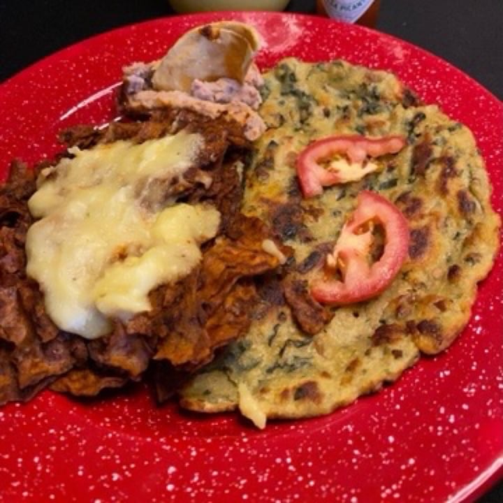 photo of Café Jardín Laureles Chilaquiles Rojos + Omelette De Garbanzo shared by @unidad-animal on  14 Aug 2020 - review