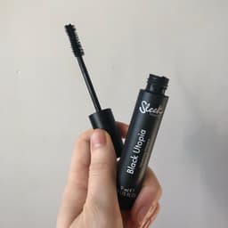 Sleek MakeUP