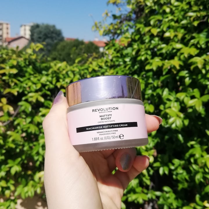 photo of Revolution Beauty Mattify boost crema idratante shared by @omsohum on  19 Jul 2021 - review