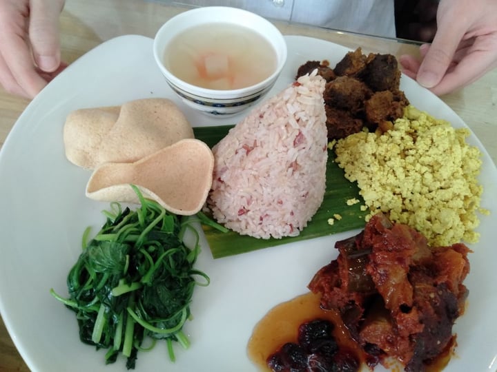 review photo of Loving Hut Banana Leaf Nasi Campur shared by @alana on 30 Jan 2020 - review