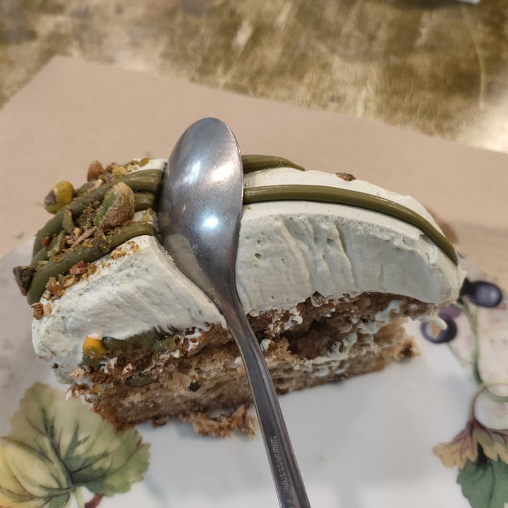 photo of Zucchero a Velò Pistachio Cake shared by @elenamercuri on  29 Mar 2022 - review