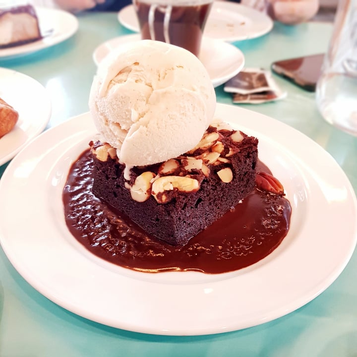 photo of Privé Asian Civilisations Museum Dark Chocolate & Nuts Brownie shared by @dourayra on  10 Nov 2020 - review