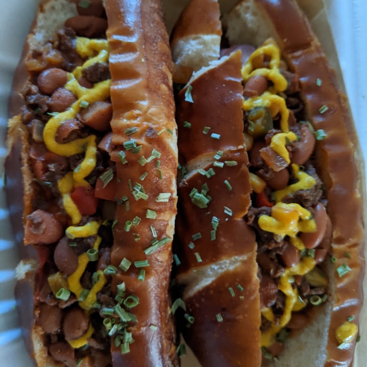 photo of Golden Dinosaurs Vegan Deli Chili Dogs shared by @mcjeannie on  17 Oct 2020 - review