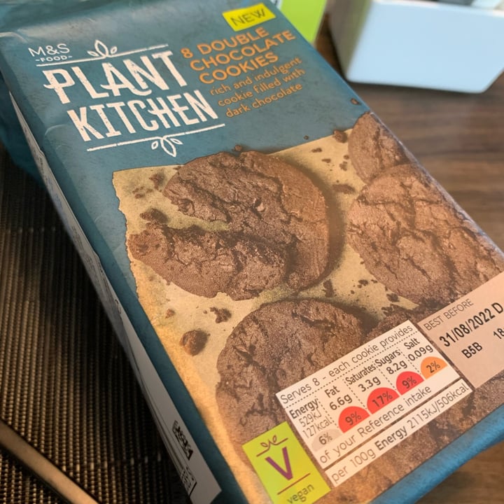 photo of Marks & Spencer Food (M&S) Plant Kitchen 8 Double Chocolate Cookies shared by @vegzari on  04 Jul 2022 - review