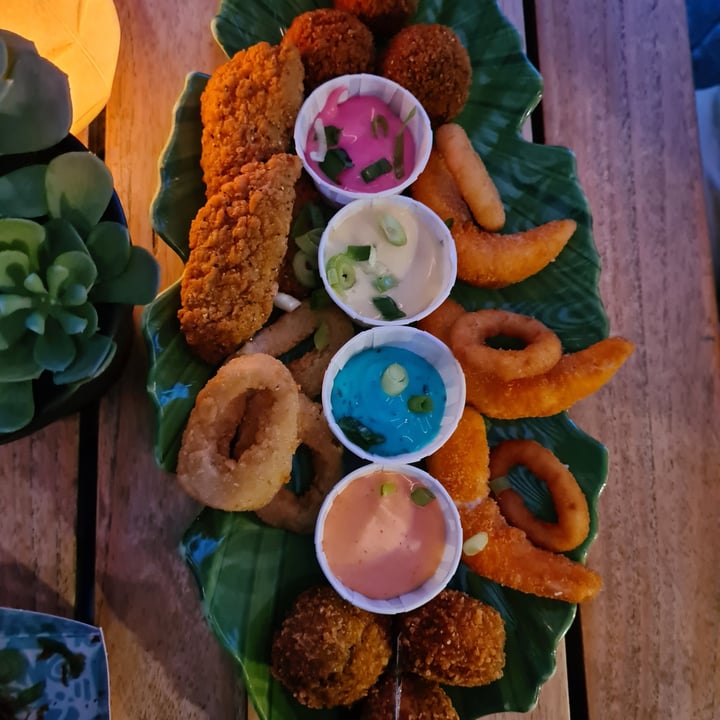 photo of Vegan Junk Food Bar Sumo Platter shared by @libbymw on  22 Sep 2022 - review