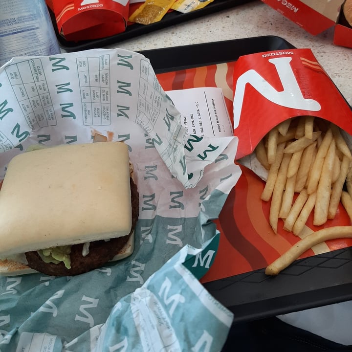 photo of Mostaza Mega Not Burguer Vegan shared by @adiloretto on  18 Jun 2022 - review