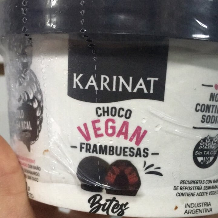 photo of Karinat Choco Vegan Frambuesas shared by @naylamadrid on  09 Jun 2021 - review