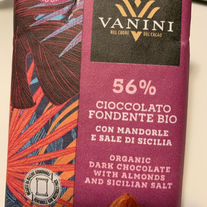 photo of Vanini cioccolato Fondente 56% Bio con Mandorle e Sale di Sicilia shared by @lauraaa3 on  31 Oct 2022 - review