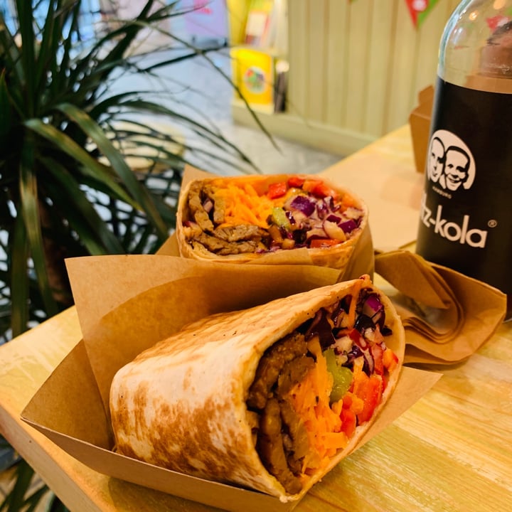 photo of Edgy Veggy Tempeh burrito shared by @elisabi on  13 Aug 2021 - review