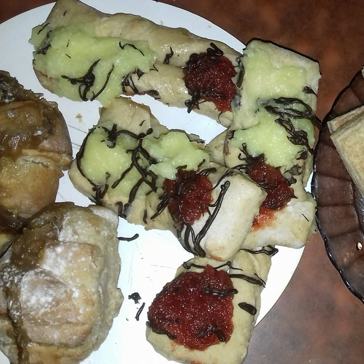 photo of Oh My Veggie Vegan Bakery Facturas shared by @melanimedina on  14 Jul 2020 - review