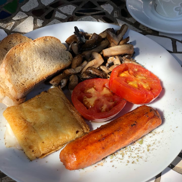 photo of Pure Café Full vegan breakfast shared by @lenicpretorius on  15 Feb 2022 - review